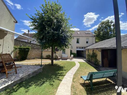 Maison à vendre 334 700 € 9 pièces 5 chambres 168 m² 1 509 m² de terrain Montargis 45200