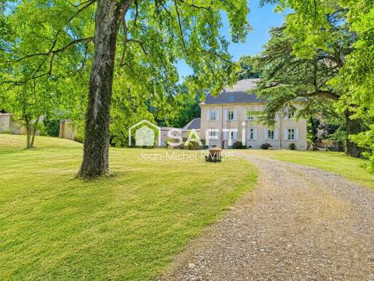 Demeure à vendre 765 000 € 15 pièces 10 chambres 900 m² 50 512 m² de terrain Moras-en-Valloire 26210
