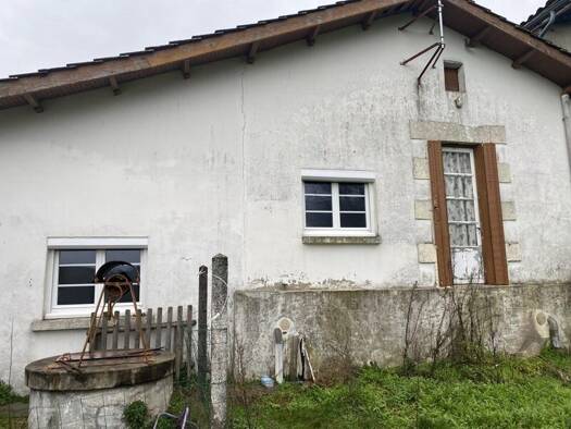 Maison à vendre 66 780 € 4 pièces 3 chambres 77 m² 300 m² de terrain Le Fouilloux 17270