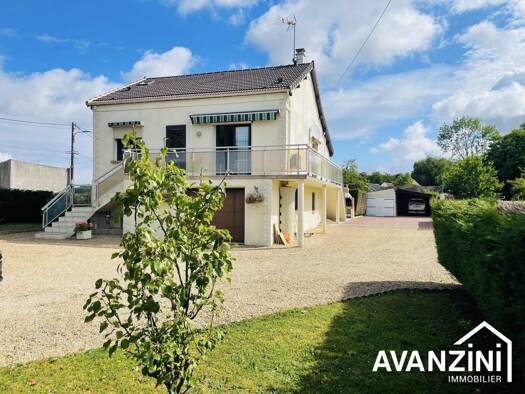 Maison à vendre 299 000 € 6 pièces 4 chambres 154 m² 1 307 m² de terrain Pierre-Levée 77580