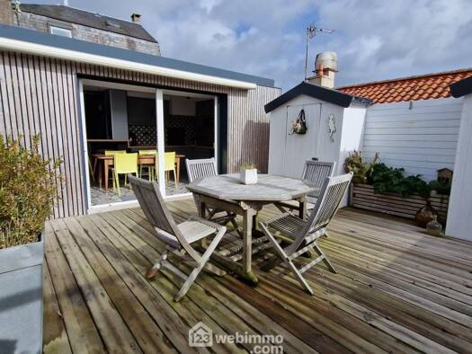 Maison de ville à vendre 345 000 € 6 pièces 5 chambres 150 m² 140 m² de terrain La Roche-sur-Yon 85000