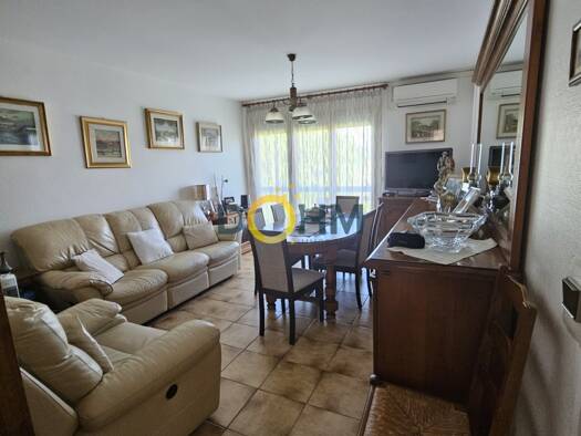 Appartement à vendre 140 000 € 4 pièces 3 chambres 70 m² Étage 3/3 Scionzier 74950