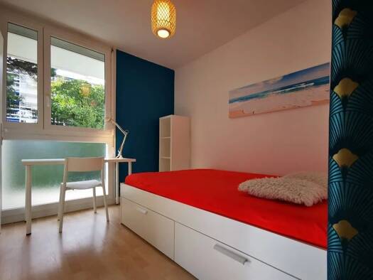 Studio à louer - logement étudiant 540 € 1 pièce 2 chambres 71 m² 1er étage Centre Ville Mérignac 33700