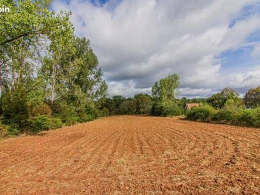 Terrain constructible à vendre 26 000 € 5 050 m² de terrain Cherveix-Cubas 24390