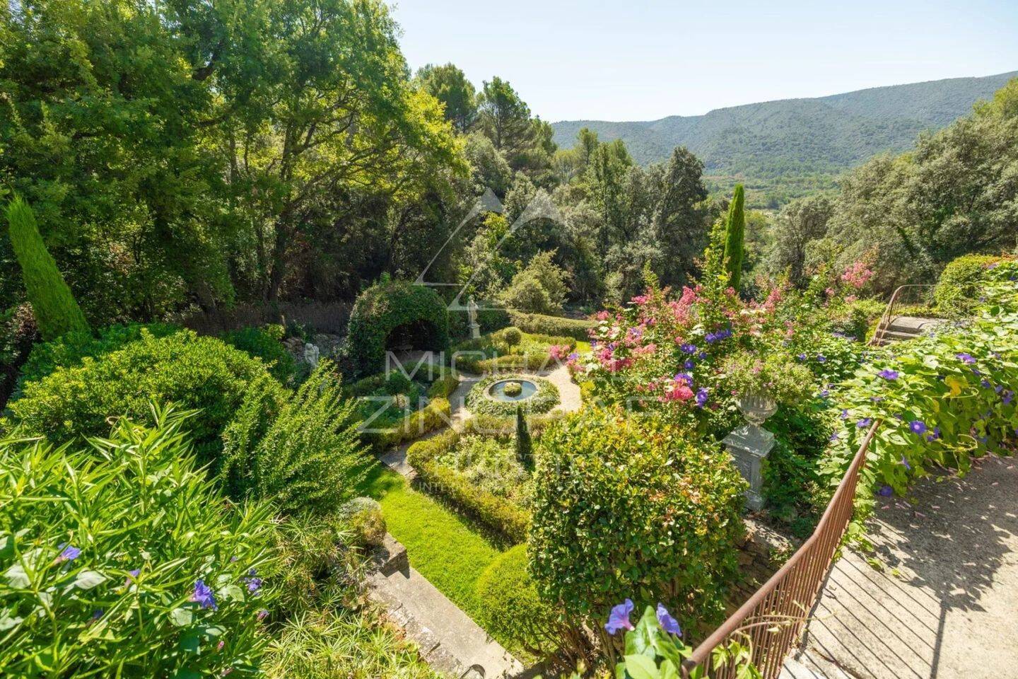 Maison à vendre, 469m², MENERBES