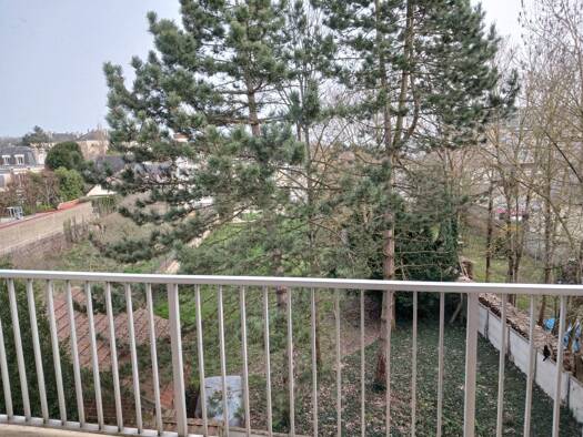 Appartement à louer 791 € 3 pièces 2 chambres 67 m² 3ème étage Chartres 28000