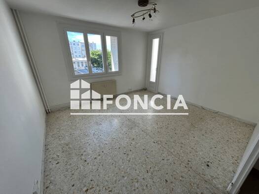 Appartement à louer 680 € 3 pièces 2 chambres 61,9 m² Étage 1/4 Grand Charran-Faventines Valence 26000