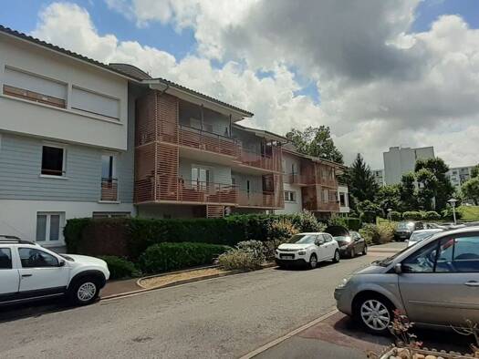 Appartement à louer 768 € 4 pièces 3 chambres 85 m² RDC/2 Saint Frédéric-Sainte Croix Bayonne 64100