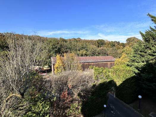 Appartement à vendre 492 000 € 3 pièces 2 chambres 76 m² Étage 3/4 Rue de Versailles-Monastere Ville-d'Avray 92410