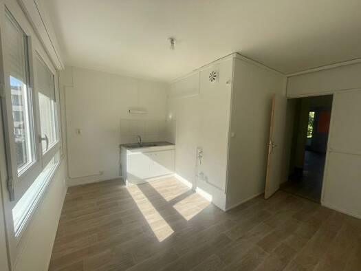 Appartement à vendre 178 585 € 5 pièces 4 chambres 94 m² Étage 2/5 Genicart Lormont 33310
