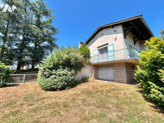 Maison de plain-pied à vendre 259 000 € 4 pièces 3 chambres 95 m² 1 010 m² de terrain L'Étrat 42580