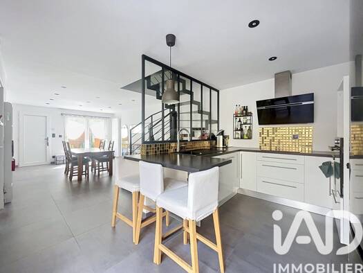 Maison de ville à vendre 335 000 € 5 pièces 3 chambres 108 m² Febvotte-Marat Tours 37000