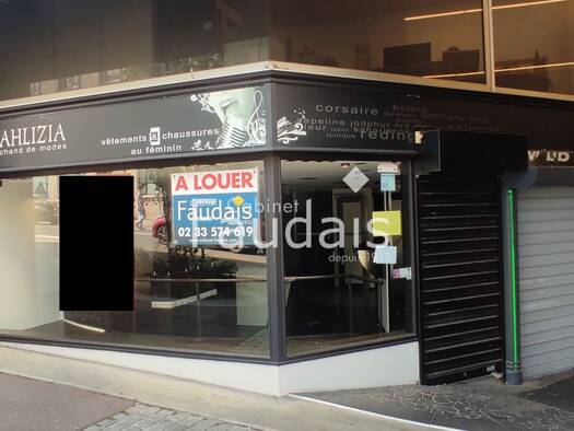 Local commercial à louer 850 € 44 m² de surface de vente St Lo 50000