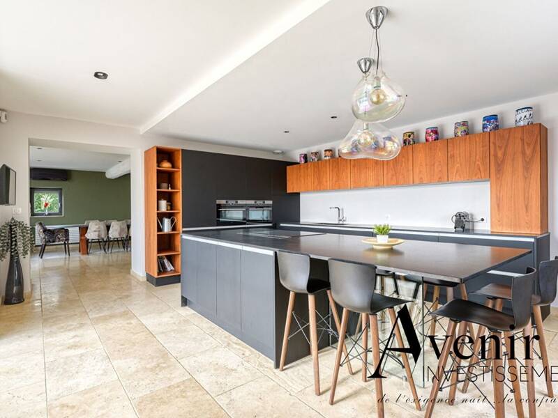 Maison à louer, 332m², BRINDAS