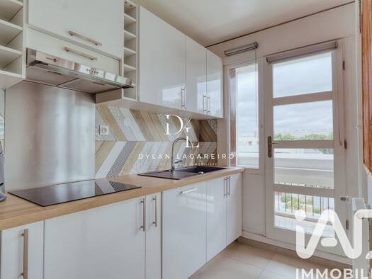 Appartement à vendre 175 000 € 3 pièces 2 chambres 65,5 m² Étage 4/5 Champtier du Coq Évry-Courcouronnes 91000