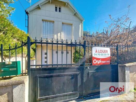 Maison à louer 545 € 2 pièces 1 chambre 46,5 m² Néris-les-Bains 03310