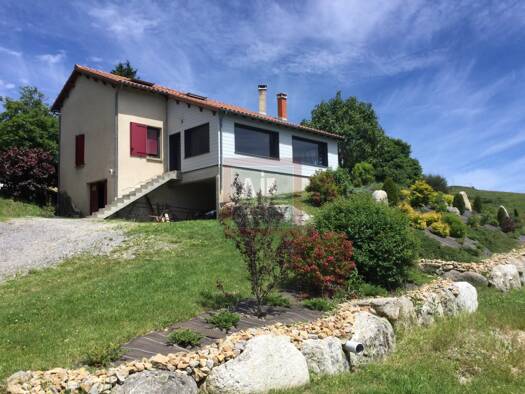 Maison à vendre 282 000 € 6 pièces 3 chambres 151 m² 6 910 m² de terrain Lanarce 07660