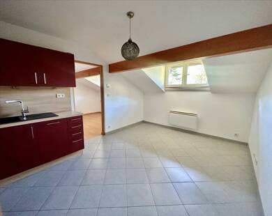 Appartement à louer 528 € 2 pièces 1 chambre 22 m² Dernier étage, Étage 3/3 Habere Poche 74420