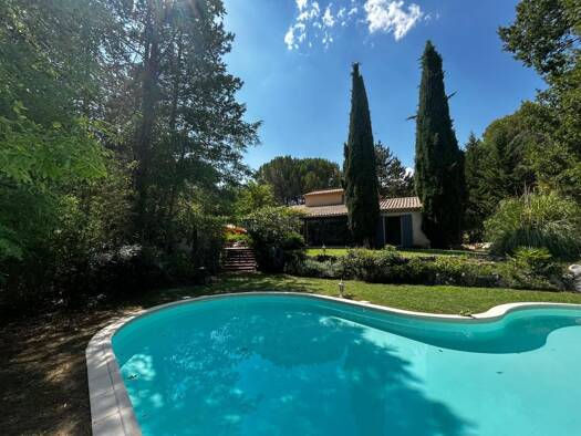 Villa à vendre 666 000 € 5 pièces 4 chambres 172 m² 5 010 m² de terrain Mirabeau 84120