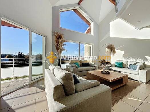 Maison à vendre - Première occupation 1 100 000 € 8 pièces 4 chambres 278 m² 2 750 m² de terrain Sérézin-de-la-Tour 38300