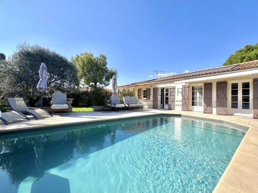 Maison de plain-pied à vendre 499 000 € 5 pièces 3 chambres 108 m² 368 m² de terrain Saint-Rémy-de-Provence 13210