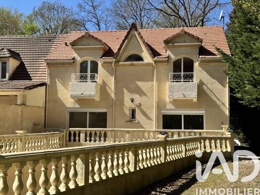Maison à vendre 215 000 € 6 pièces 5 chambres 136 m² 1 018 m² de terrain Sylvains-les-Moulins 27240