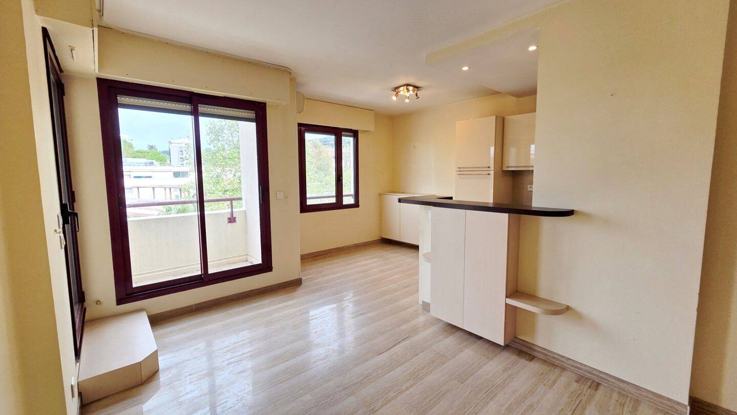 Maison à louer, 39m², CANNES