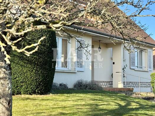 Maison à vendre 252 000 € 7 pièces 4 chambres 140 m² 1 303 m² de terrain Centre Ville-Saint Léonard-Notre-Dame Alençon 61000