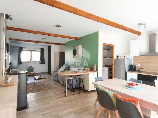 Maison à vendre 195 000 € 4 pièces 3 chambres 84,47 m² 200 m² de terrain Saint-Martin-du-Mont 01160