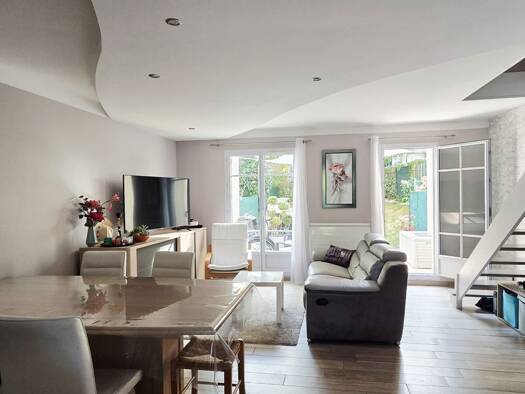 Duplex à vendre 389 000 € 4 pièces 3 chambres 88 m² RDC/2 Magny-le-Hongre 77700