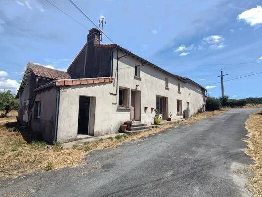 Maison à vendre 76 800 € 5 pièces 4 chambres 129 m² 9 560 m² de terrain Neuvy-Bouin 79130