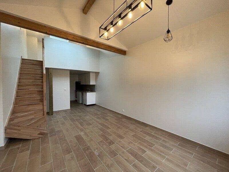 Maison à louer, 36m², IZON