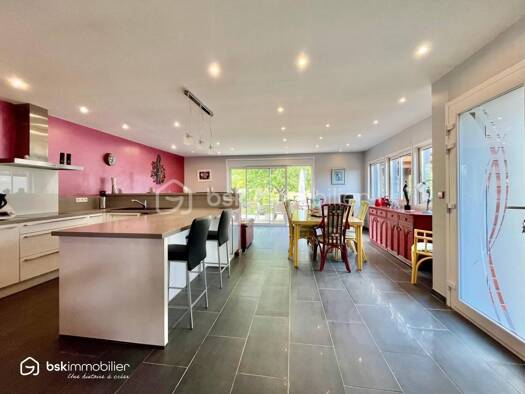 Maison à vendre 249 600 € 6 pièces 4 chambres 142 m² 440 m² de terrain Fond de Givonne Sedan 08200