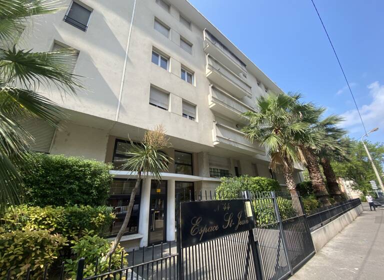 Appartement à vendre 118 800 € 2 pièces 1<br/>chambre 42 m²<br/>superficie 1/7<br/>étage Marseille 10ème 13010