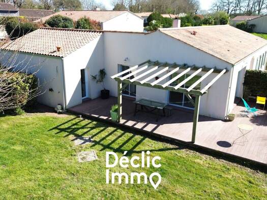 Maison de plain-pied à vendre 278 900 € 5 pièces 3 chambres 119 m² 2 500 m² de terrain Moutiers-les-Mauxfaits 85540