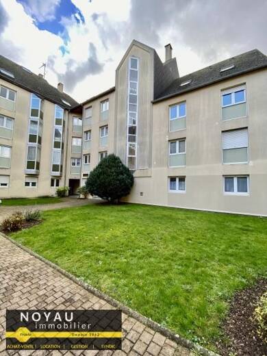 Appartement à louer 490 € 2 pièces 1 chambre 43 m² Dernier étage, Étage 3/3 Alencon 61000