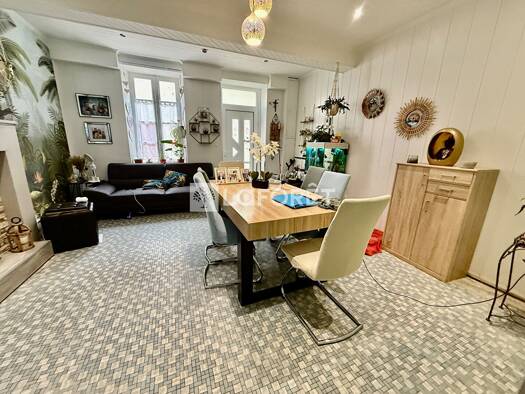 Maison à louer 725 € 3 pièces 2 chambres 69 m² 200 m² de terrain La Reole 33190