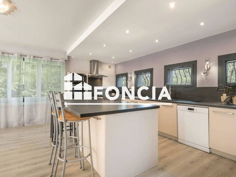 Maison à louer, 273m², EYBENS