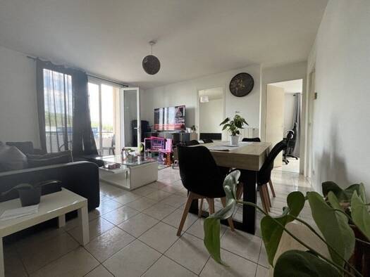 Appartement à vendre 79 560 € 3 pièces 2 chambres 57 m² Étage 1/4 Monge-Saux Lourdes 65100
