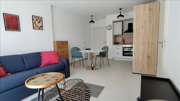 Appartement à louer 850 € 2 pièces 1 chambre 36 m² 1er étage Le Muy 83490