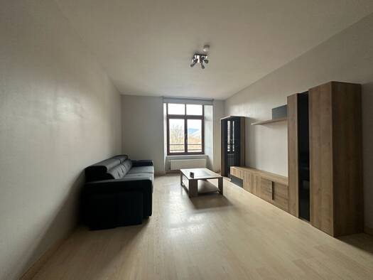 Appartement à louer 613 € 2 pièces 1 chambre 48 m² Étage 3/4 Centre Est Guebwiller 68500