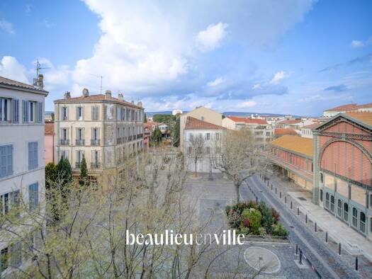 Duplex à vendre 440 000 € 4 pièces 3 chambres 81 m² RDC La Ciotat 13600