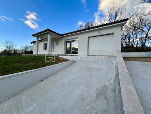 Maison à vendre 182 400 € 4 pièces 3 chambres 107 m² 700 m² de terrain La Roche-Chalais 24490