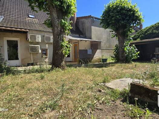 Maison de ville à vendre 79 800 € 4 pièces 3 chambres 96 m² 1 058 m² de terrain Dun-sur-Auron 18130