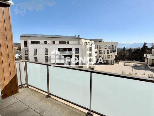 Appartement à vendre 560 000 € 4 pièces 3 chambres 94 m² Étage 3/3 Gex 01170