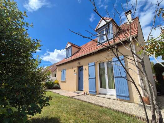 Maison à vendre 289 900 € 7 pièces 5 chambres 106 m² 561 m² de terrain Centre Sud Nangis 77370