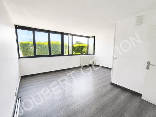 Appartement à vendre 179 000 € 1 pièce 29,63 m² 2ème étage Centre Nanterre 92000