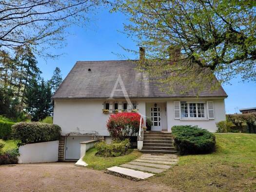 Maison à vendre 284 000 € 5 pièces 4 chambres 138,59 m² 1 536 m² de terrain Cortelin-Le Bourg-Taisey Saint-Rémy 71100