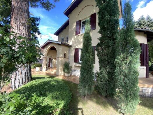 Maison de ville en viager occupé Bouquet 119 200 € 7 pièces 3 chambres 146 m² Villeneuve-sur-Lot 47300