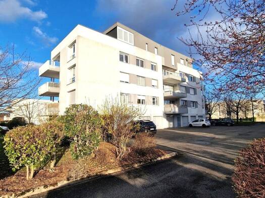 Appartement à vendre 163 000 € 3 pièces 2 chambres 62 m² Étage 1/4 Sud Est Thann 68800
